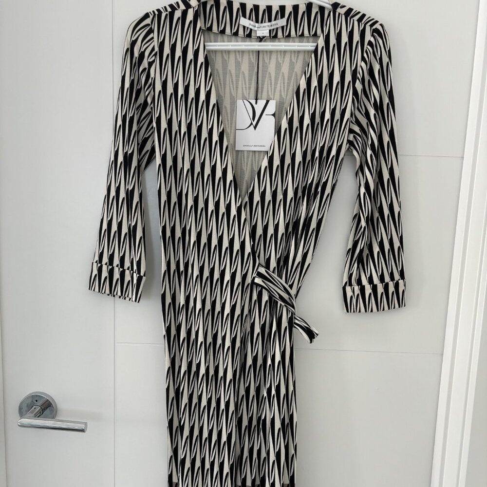 DVF Diane Von Furstenberg Iconic Julian Wrap Dress - NWT
